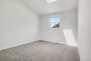 651 Michigan Ave, South Elgin, IL 60177 - Photo 16