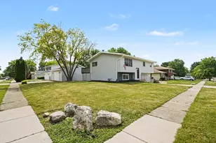 651 Michigan Ave, South Elgin, IL 60177 - Photo 24