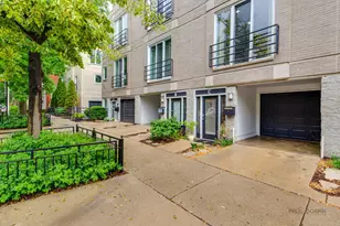 1157 W Newport Ave, Chicago, IL 60657 - Photo 1