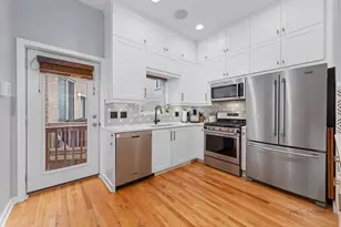 1157 W Newport Ave, Chicago, IL 60657 - Photo 8