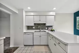 105 Ione Dr, South Elgin, IL 60177 - Photo 18