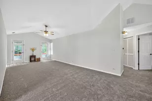 105 Ione Dr, South Elgin, IL 60177 - Photo 10