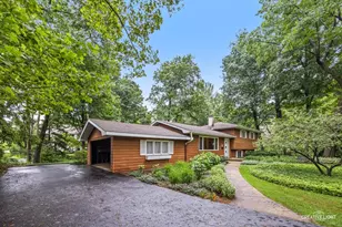 21 Golden Larch Ct, Naperville, IL 60540 - Photo 2