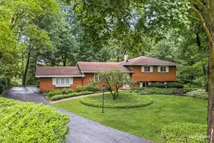 21 Golden Larch Ct, Naperville, IL 60540 - Photo 4