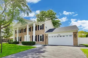 3780 Bordeaux Dr, Hoffman Estates, IL 60192 - Photo 2