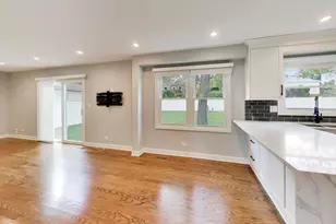 3780 Bordeaux Dr, Hoffman Estates, IL 60192 - Photo 16