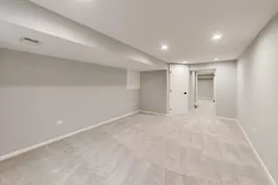 3780 Bordeaux Dr, Hoffman Estates, IL 60192 - Photo 40