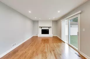 3780 Bordeaux Dr, Hoffman Estates, IL 60192 - Photo 18