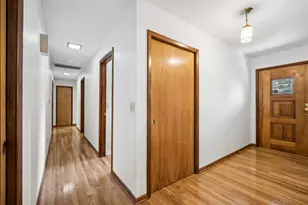 1225 Oakdale Dr, Elgin, IL 60123 - Photo 12