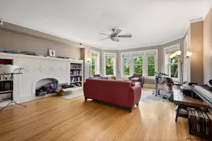 2732 W Greenleaf Ave, Chicago, IL 60645 - Photo 4