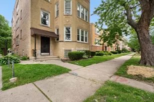 2732 W Greenleaf Ave, Chicago, IL 60645 - Photo 2