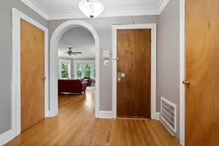 2732 W Greenleaf Ave, Chicago, IL 60645 - Photo 6