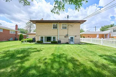 5859 S Brainard Avenue, Countryside, IL 60525 - Photo 2