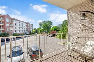 175 W Brush Hill Rd, Elmhurst, IL 60126 - Photo 22