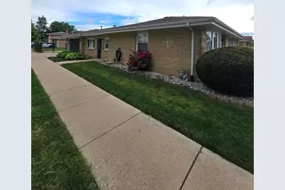 6101 W 82nd Place, Burbank, IL 60459 - Photo 2