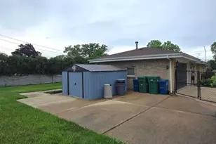 6101 W 82nd Pl, Burbank, IL 60459 - Photo 22