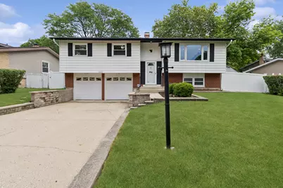 1111 N Greenfield Lane, Mount Prospect, IL 60056 - Photo 1