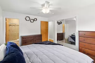 1111 N Greenfield Ln, Mount Prospect, IL 60056 - Photo 8