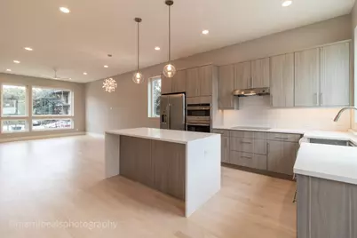 1221 E Marquette Road, Chicago, IL 60637 - Photo 2