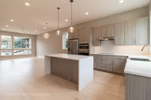 1221 E Marquette Rd, Chicago, IL 60637 - Photo 2