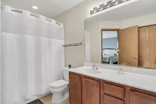 39712 N Warren Ln, Beach Park, IL 60083 - Photo 20