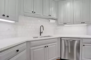 728 W Addison St, Chicago, IL 60613 - Photo 4
