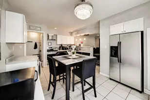6751 S St Lawrence Ave, Chicago, IL 60637 - Photo 6