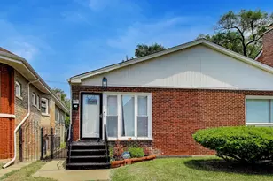 6751 S St Lawrence Ave, Chicago, IL 60637 - Photo 1
