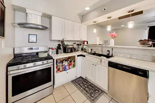 6751 S St Lawrence Ave, Chicago, IL 60637 - Photo 8