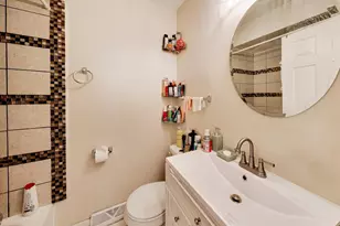 6751 S St Lawrence Ave, Chicago, IL 60637 - Photo 14