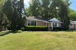 649 E Rockland Rd, Libertyville, IL 60048 - Photo 2