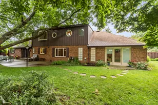 415 N Shepherd Hill Ln, McHenry, IL 60050 - Photo 4