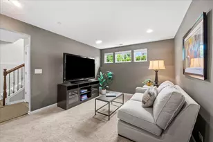 3249 Coral Ln, Glenview, IL 60026 - Photo 24