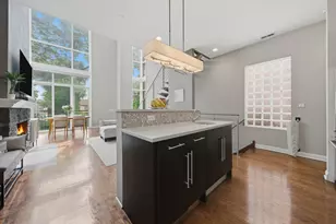2062 N Leavitt St, Chicago, IL 60647 - Photo 14