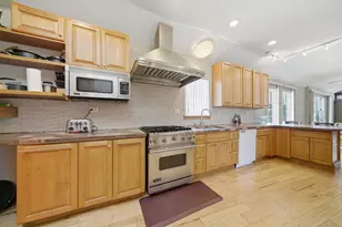 6710 W Forest Preserve Dr, Harwood Heights, IL 60706 - Photo 16