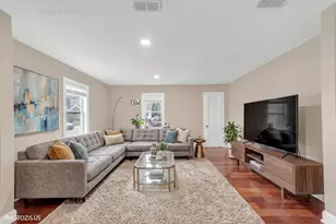 271 9th St, Wheeling, IL 60090 - Photo 2