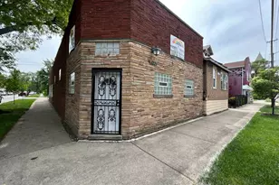 127 E 107th St, Chicago, IL 60628 - Photo 2