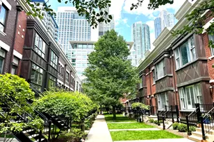 1346 S Indiana Pkwy, Chicago, IL 60605 - Photo 2