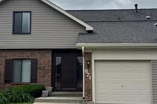 871 Cross Creek Ct, Roselle, IL 60172 - Photo 1