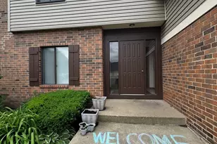 871 Cross Creek Ct, Roselle, IL 60172 - Photo 2