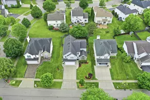 154 Augusta Dr, Streamwood, IL 60107 - Photo 2