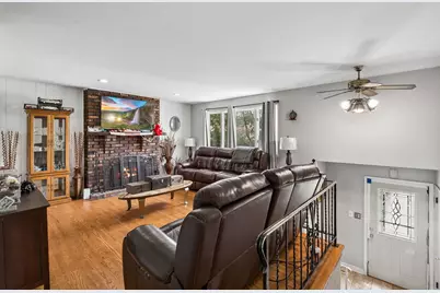356 W Park Avenue, Addison, IL 60101 - Photo 2