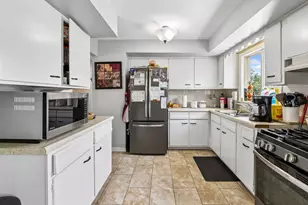 356 W Park Ave, Addison, IL 60101 - Photo 10