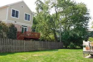 1911 Dewes St, Glenview, IL 60025 - Photo 18