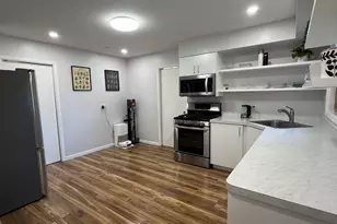 1431 E Emmerson Ln, Mount Prospect, IL 60056 - Photo 12