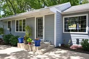 411 Carlisle Rd, Batavia, IL 60510 - Photo 4