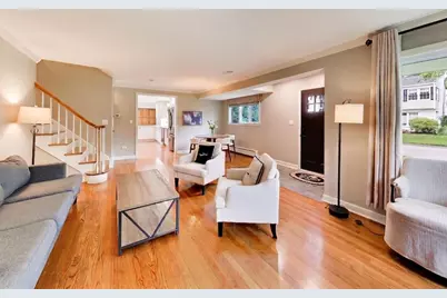 1311 E Woodford Place, Arlington Heights, IL 60004 - Photo 4