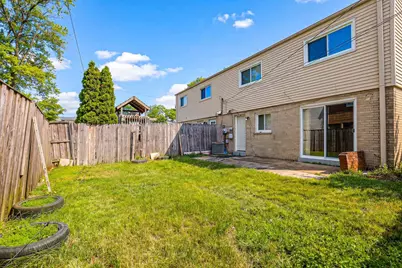9249 Barberry Lane, Des Plaines, IL 60016 - Photo 34