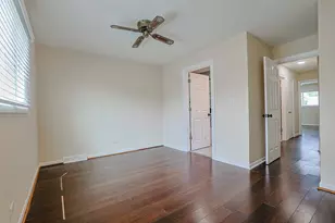 9249 Barberry Ln, Des Plaines, IL 60016 - Photo 22