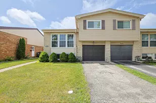9249 Barberry Ln, Des Plaines, IL 60016 - Photo 1